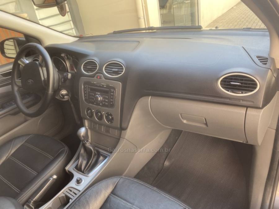 FORD - FOCUS - 2011/2011 - Cinza - Sob Consulta