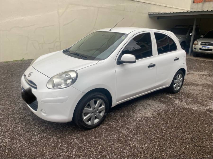 NISSAN - MARCH - 2012/2013 - Branca - R$ 36.900,00