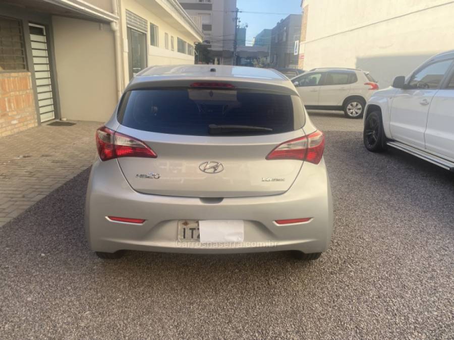 HYUNDAI - HB20 - 2013/2013 - Prata - R$ 44.900,00