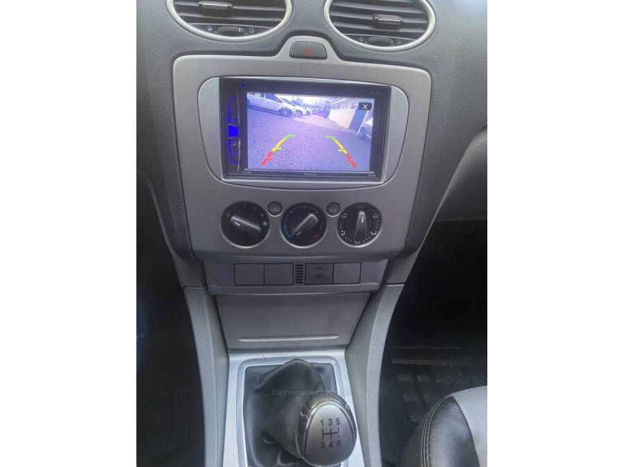 FORD - FOCUS - 2010/2011 - Preta - R$ 39.900,00