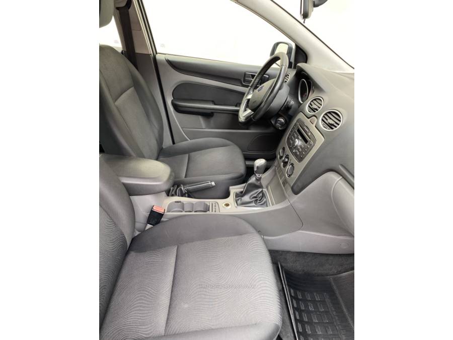 FORD - FOCUS - 2011/2011 - Prata - R$ 41.900,00