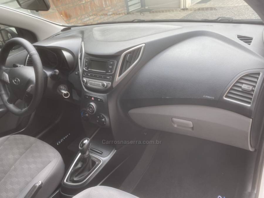 HYUNDAI - HB20S - 2016/2016 - Branca - R$ 65.900,00