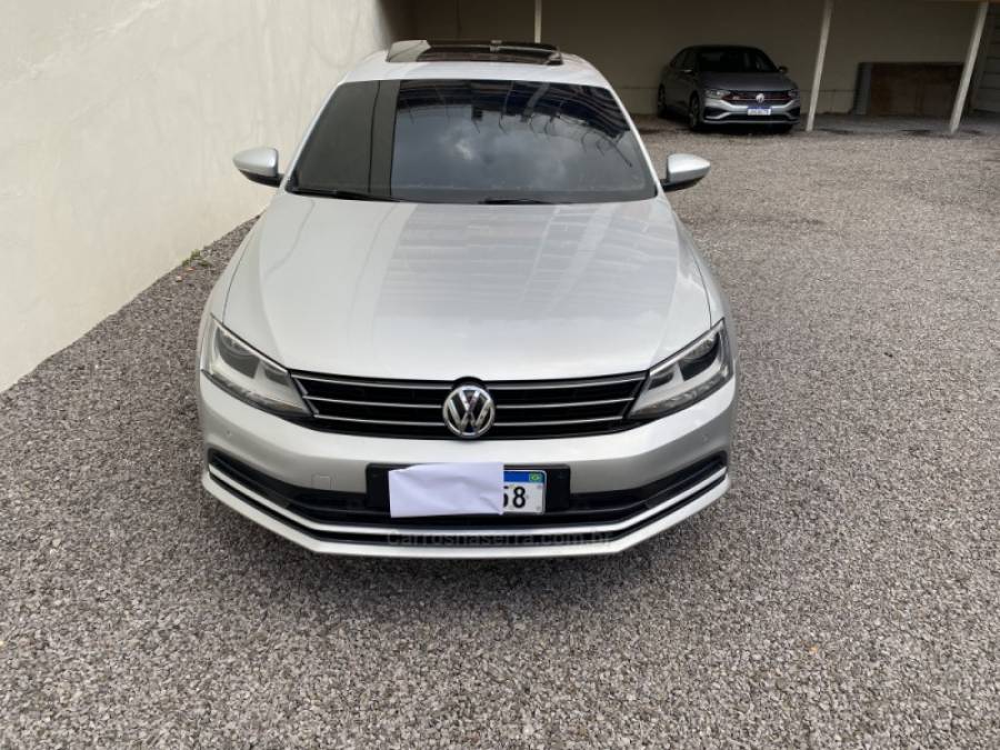 VOLKSWAGEN - JETTA - 2016/2016 - Prata - R$ 78.900,00