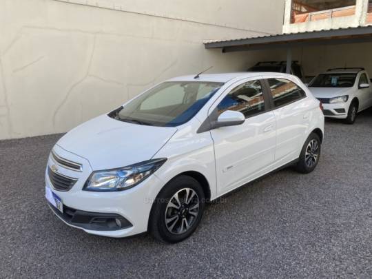 CHEVROLET - ONIX - 2013/2014 - Branca - R$ 51.900,00