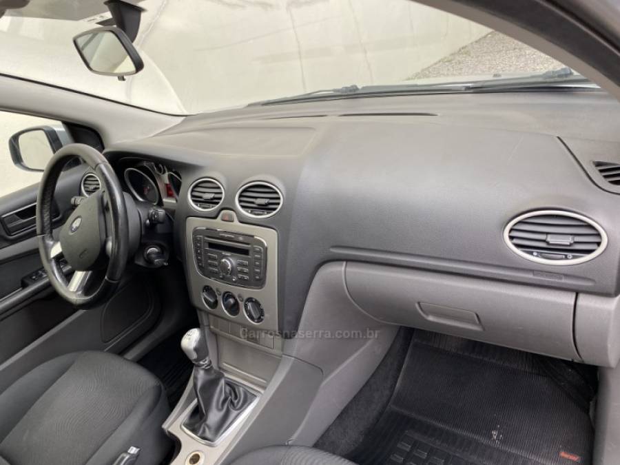 FORD - FOCUS - 2011/2011 - Prata - R$ 41.900,00