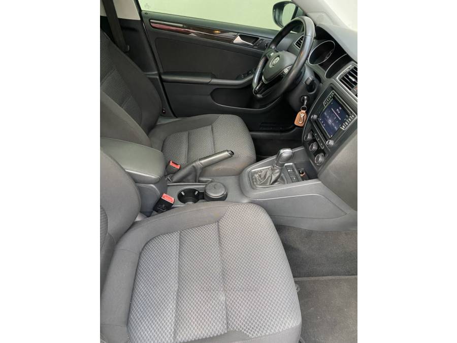 VOLKSWAGEN - JETTA - 2016/2016 - Prata - R$ 75.900,00