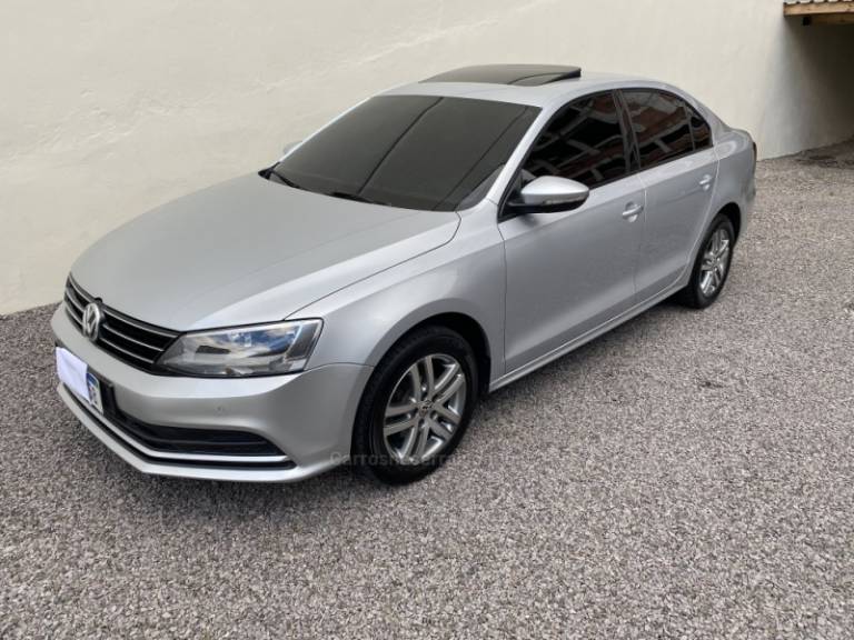 VOLKSWAGEN - JETTA - 2016/2016 - Prata - R$ 75.900,00