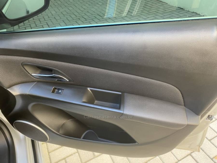 CHEVROLET - CRUZE - 2013/2013 - Prata - R$ 61.900,00