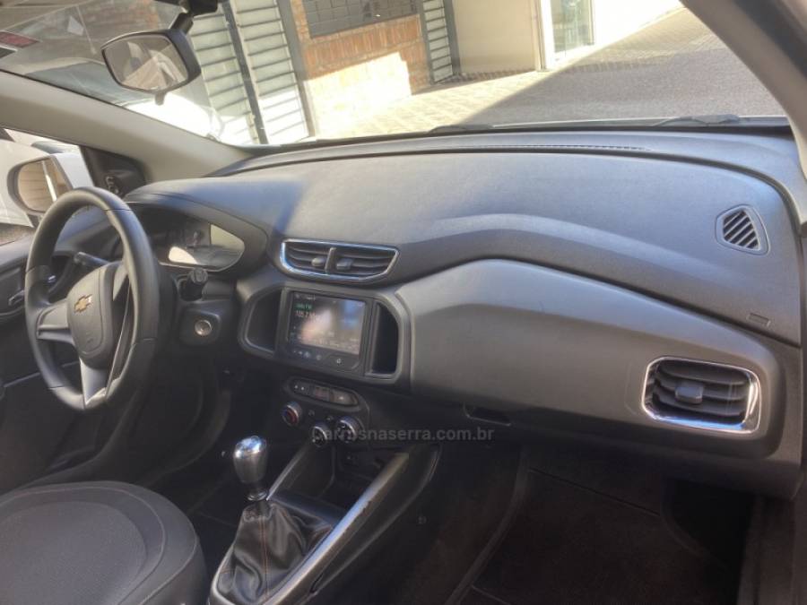 CHEVROLET - ONIX - 2013/2014 - Branca - R$ 51.900,00