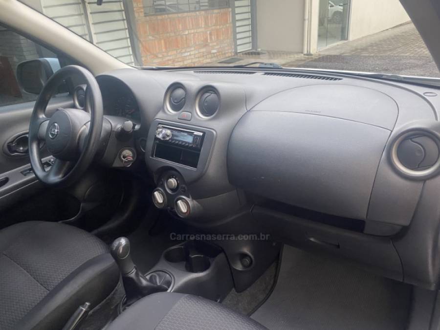 NISSAN - MARCH - 2012/2013 - Branca - R$ 36.900,00