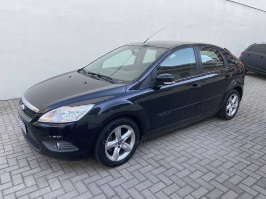 FORD - FOCUS - 2011/2012 - Preta - R$ 42.900,00