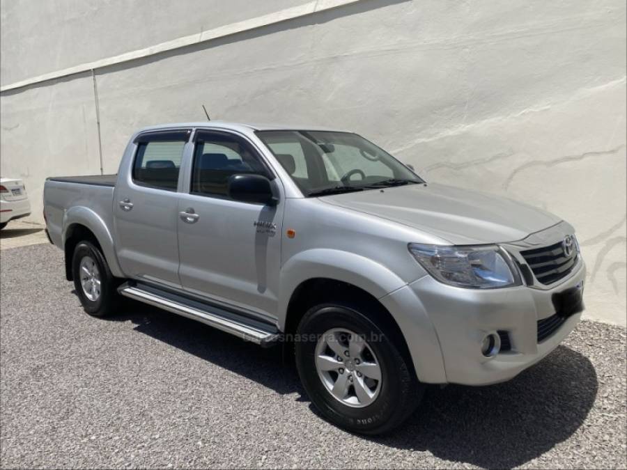 TOYOTA - HILUX - 2014/2014 - Prata - R$ 120.900,00