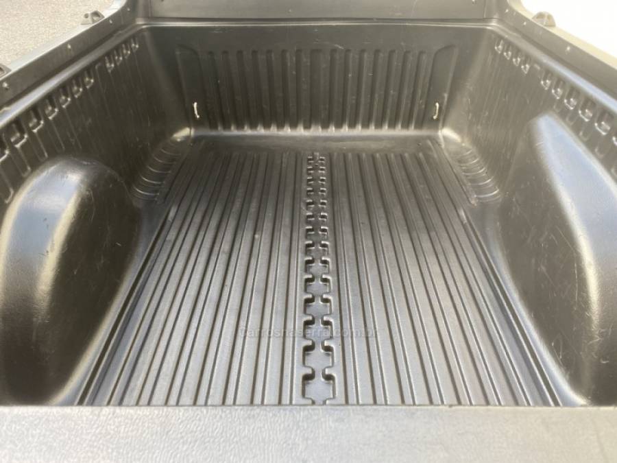 VOLKSWAGEN - SAVEIRO - 2017/2017 - Branca - R$ 55.900,00