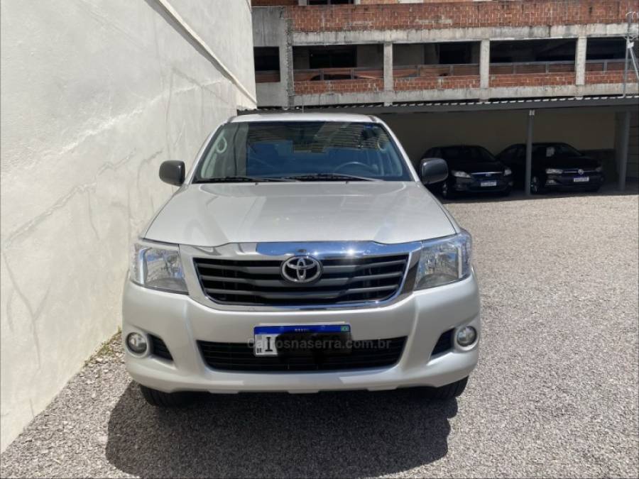 TOYOTA - HILUX - 2014/2014 - Prata - R$ 120.900,00